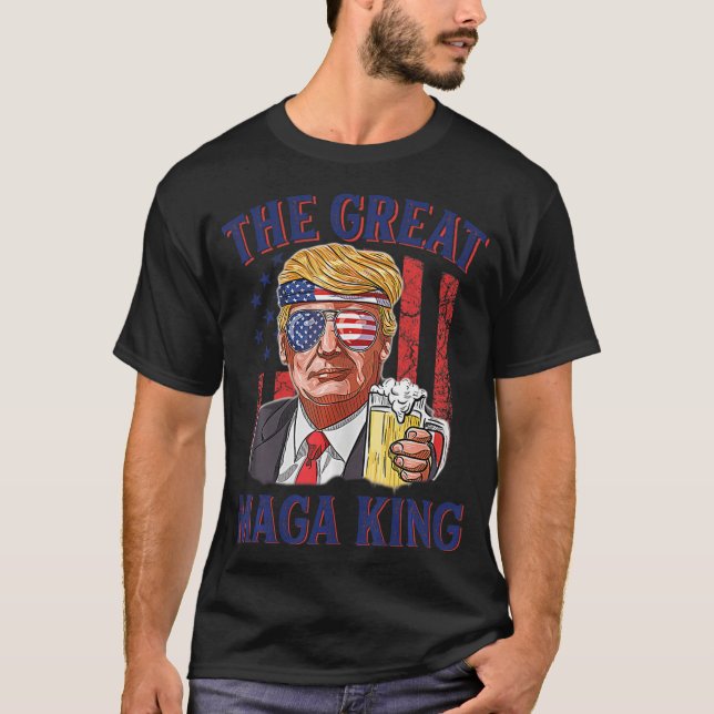 Camiseta O Excelente Maga King é um trunfo da cerveja ameri (Frente)