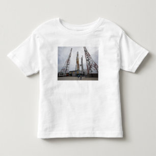 Camiseta O foguete de H-IIB na plataforma de lançamento