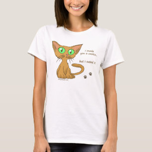 Camiseta O gatinho bonito comeu seu biscoito