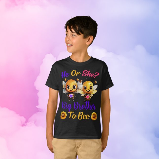 Camiseta O gênero revela que ela é grande irmão para ser ne (Gender Reveal He She Big Brother to Bee Boys Black T-Shirt)