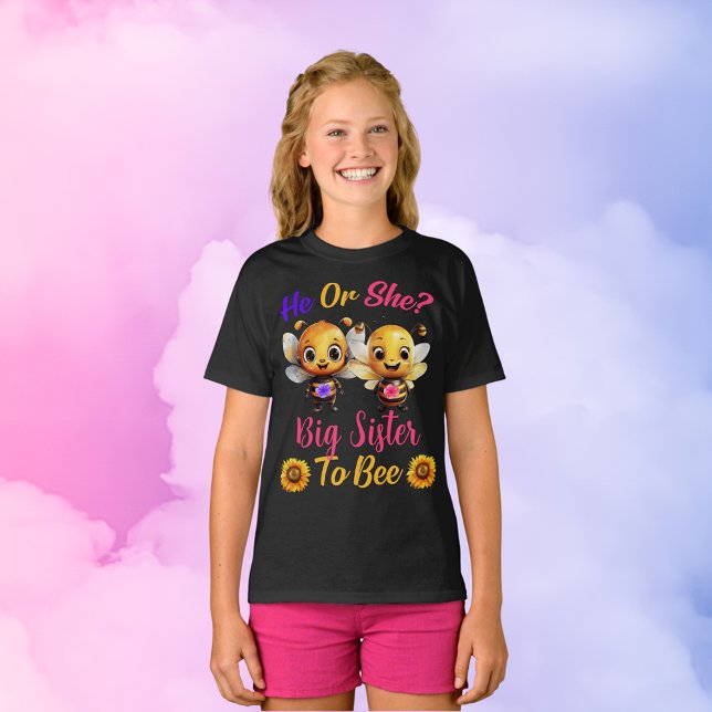 Camiseta O gênero revela que ela é uma grande irmã para ser (Gender Reveal He She Big Sister to Bee Girls Black T-Shirt)