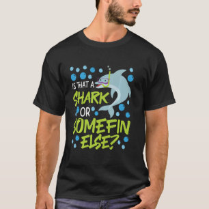 Camiseta O Golfinho É Um Tubarão Ou Outra Somfina De Longa 