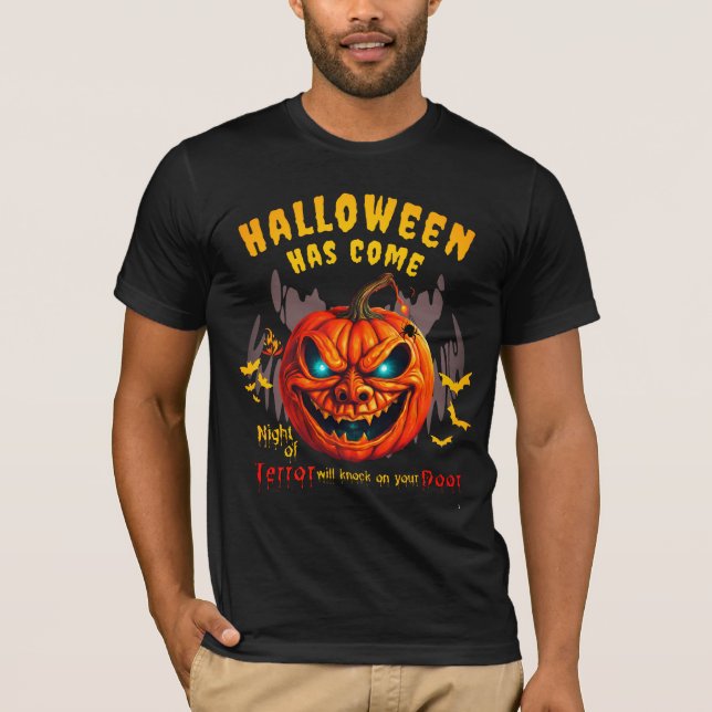 Camiseta O Halloween veio Noite de Terror vai bater em você (Frente)