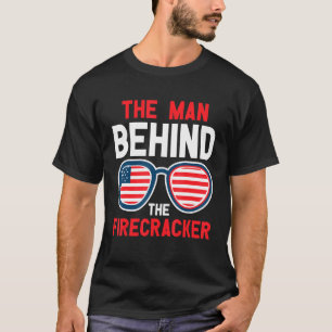 Camiseta O Homem Por Trás Do Pai Do Bombeiro Padre 4º De J