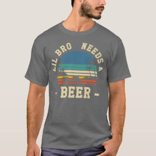 Camiseta O Irmão Pequeno Precisa De Cerveja De Bebendo Vint