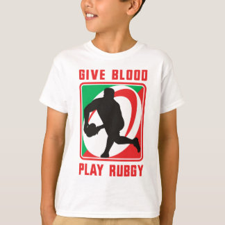 Camiseta O jogador do rugby que passa a parte dianteira da