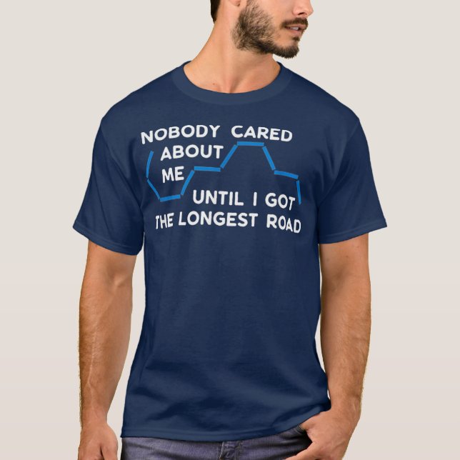 Camiseta O Jogo de Conselho do Mais Longo Caminho - Mais En (Frente)
