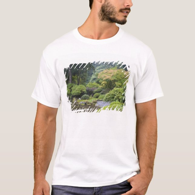 Camiseta O Lago da Caminhada com Ponte da Lua (Frente)