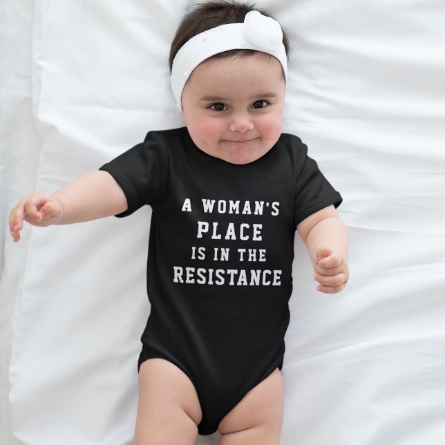 Camiseta O lugar de uma mulher está na resistência (Criador carregado)