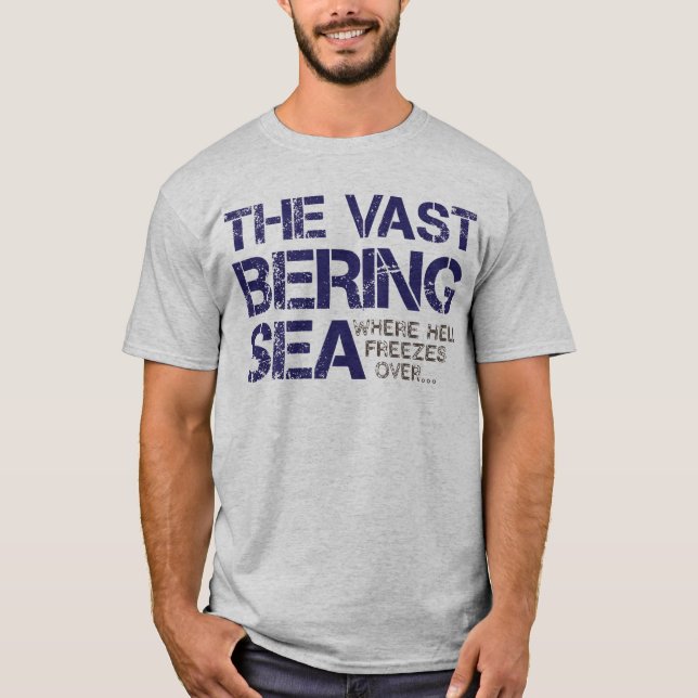 CAMISETA O MAR DE BERING VASTO… (Frente)