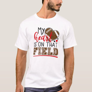 Camiseta O Meu Coração Está Naquele Campo De Futebol A Mamã