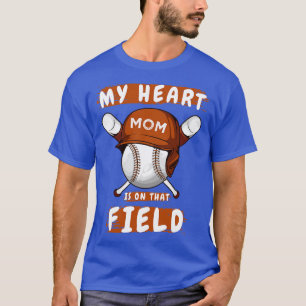 Camiseta O Meu Coração Está Naquele Jogo De Beisebol Engraç