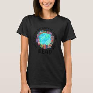 Camiseta O Mundo Pertence A Quem Lê