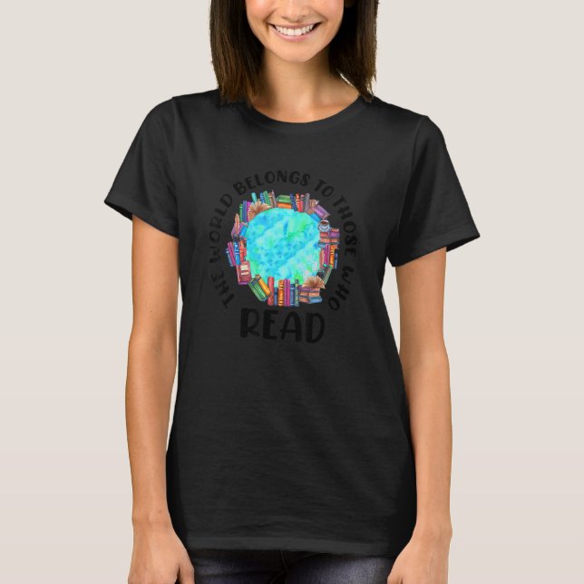 Camiseta O Mundo Pertence A Quem Lê (Frente)