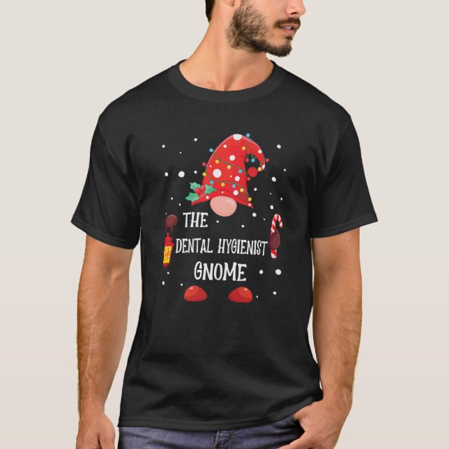 Camiseta O Natal Da Família Gnomo Da Higienista Dental (Frente)