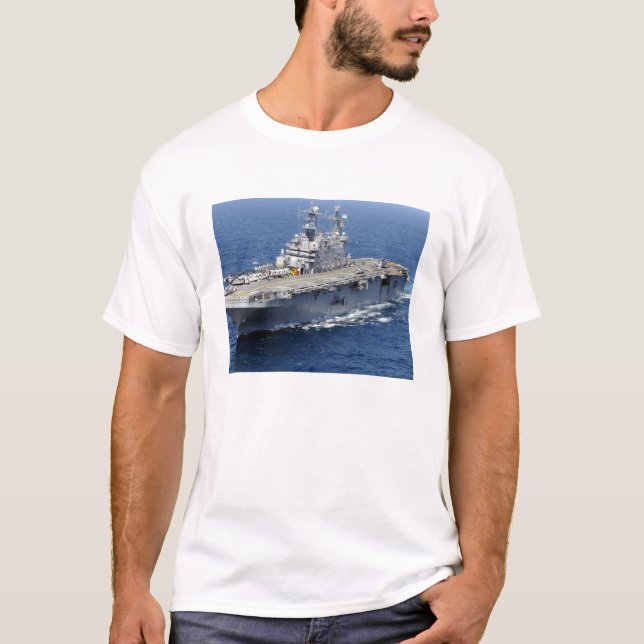 Camiseta O navio de ataque anfíbio USS Peleliu (Frente)