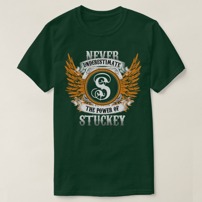 Camiseta O Nome Stukey Shirt Nunca Subestima O Poder O (Frente do Design)