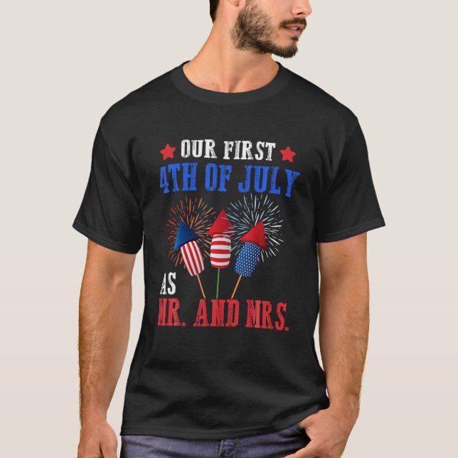 Camiseta O Nosso Primeiro Quarto De Julho Como Sr. Patriot  (Frente)