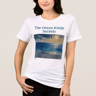 Camiseta O Oceano Guarda Segredos – Uma Paisagem Marinha Ca