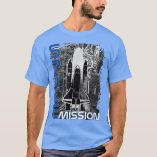 Camiseta O ônibus espacial lança o universo espacial extern
