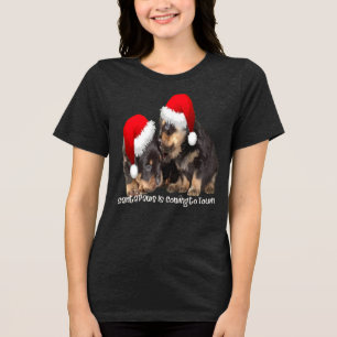 Camiseta O Papai Noel Está Chegando à Cidade Rottweiler Fof