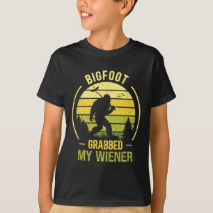 Camiseta O Pé Grande Pegou O Meu Sasquatch De Churrasco Eng