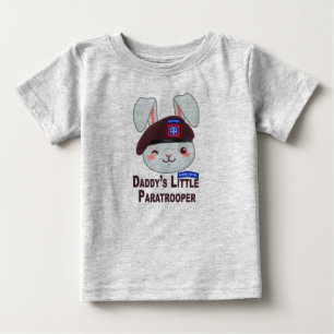 Camiseta "O Pequeno Coelhinho Paraquedista do Pai"