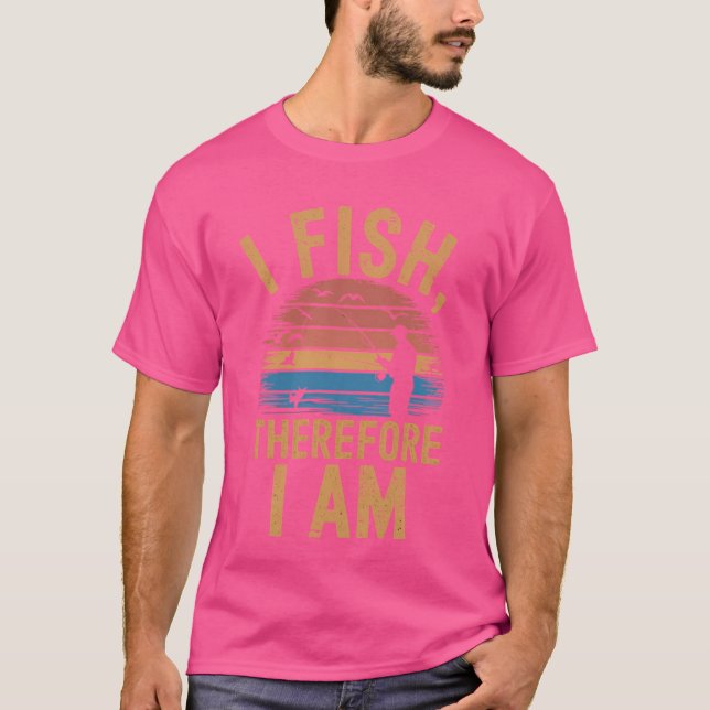 Camiseta O Pescador Existente: Eu Peço Por Isso Eu Sou (Frente)
