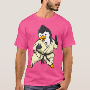 Camiseta O Pinguim Cômico Faz Karate