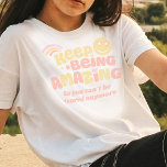 Camiseta O pré-disquete continua a ser um slogan fantástico<br><div class="desc">Uma camisa de reforço é a confiança da criança do estilo pré-ppy. As leituras continuam sendo incríveis com um rosto sorridente com olhos estrelados e listras arco-íris em design de camiseta cor-de-rosa, amarelo-pastel. Personalize com sua própria escolha extra de texto, lê atualmente, para que você não possa mais ser subestimado....</div>