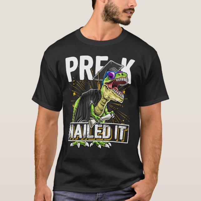 Camiseta O Pré-K Arrastou O Boné de formatura De Ti Rex Din (Frente)