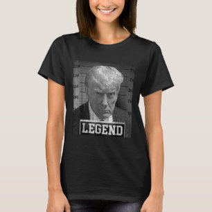 Camiseta O Presidente Donald Trump Mugshot 2024 não é culpa