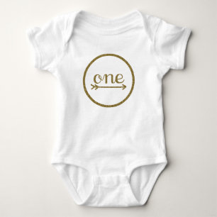 Camiseta O primeiro aniversário do bebê Dourado da seta u