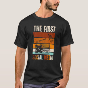 Camiseta O Primeiro Operador de Rádio de Mídia Social Ham
