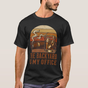 Camiseta O Quintal É Meu Escritório Farto Bourbon Charuto