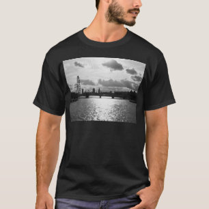 Camiseta O rio Tâmisa e o mono de Londres