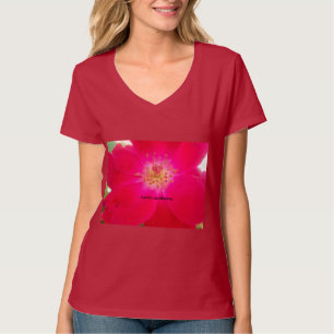 Camiseta O Rosa Cósmico: Design de Decepção da Natureza