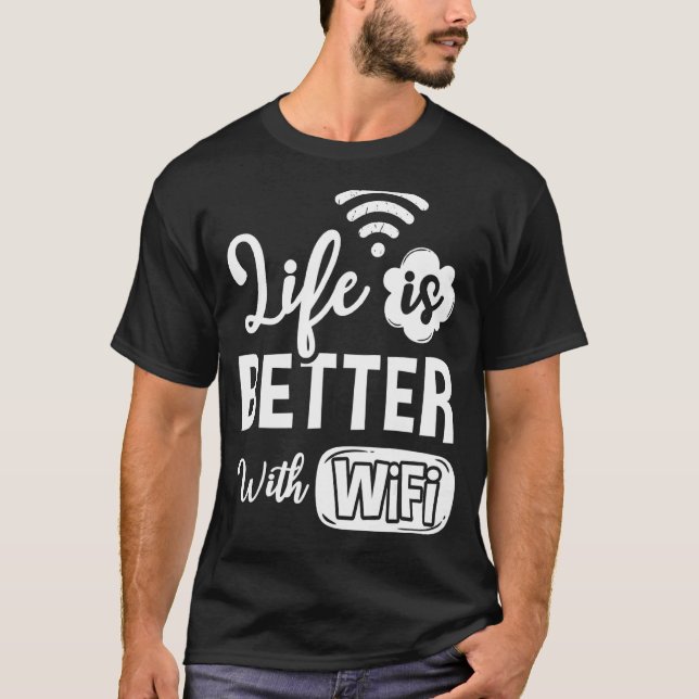 Camiseta O Roteador Wifi - Internet - Senha Aspas Computado (Frente)