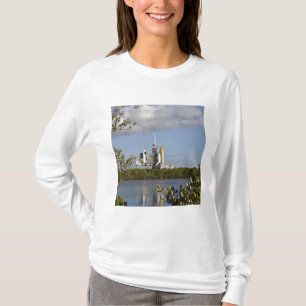 Camiseta O Shuttle Atlantis fica pronto