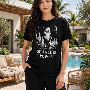 Camiseta O Silêncio é Poder - Floresta Mística Lua Witchy
