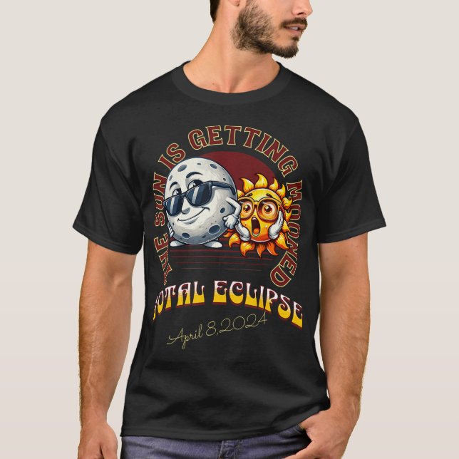 Camiseta O Sol Está Chegando À Lua Da Chase Solar 2024 (Frente)