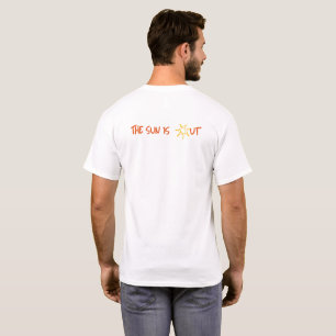 Camiseta O Sol Está Fora Tipografia Minimalista de Luz Sola