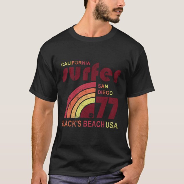 Camiseta O surf retro enegrece a praia Califórnia (Frente)