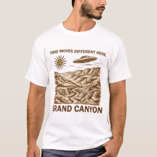 Camiseta O Tempo se Move Diferente Aqui – Deserto de Ficção