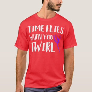 Camiseta O Tempo Voa Quando Você Gira Baton Engraçado Grelh