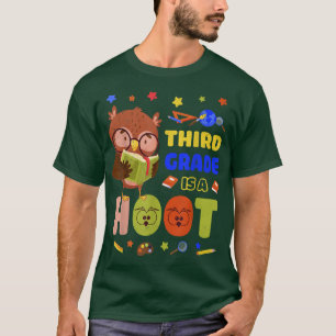 Camiseta O terceiro ano é uma coruja coruja-bosta de volta 