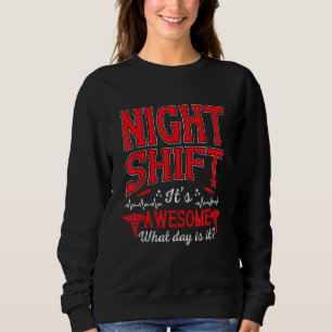 Camiseta O Turno Noturno É Uma Enfermeira Incrível Enfermei