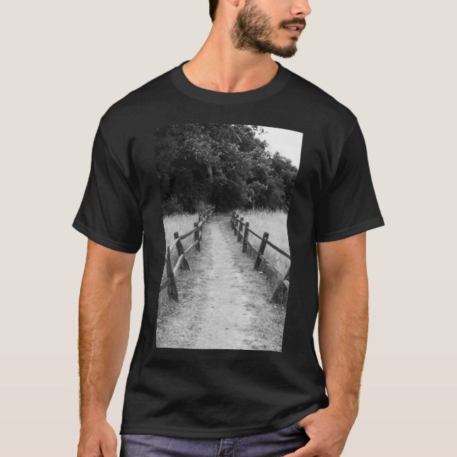 Camiseta O um Tshirt menos viajado (Frente)