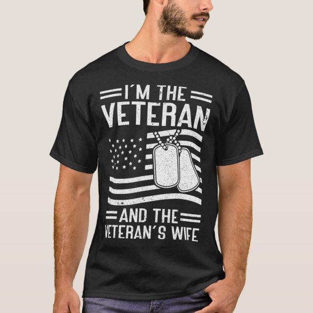 Camiseta O Veterano e a Esposa do Veterano Orgulhosa Americ (Frente)