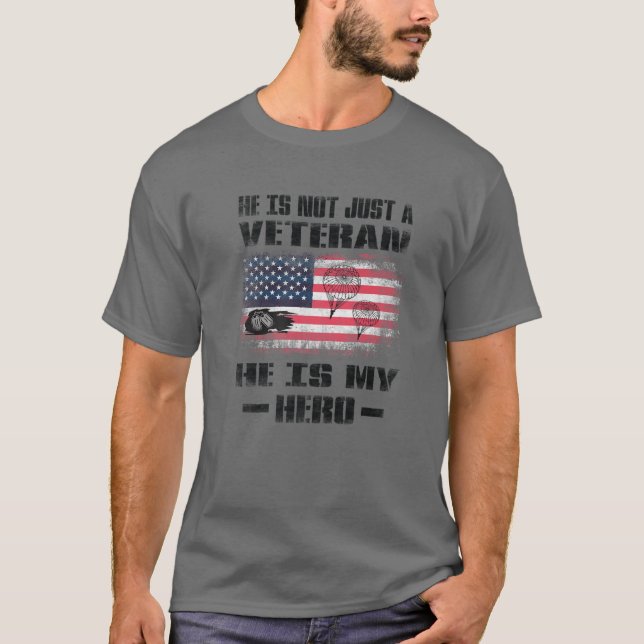 Camiseta O Veterano Paraquedista Americano É Um Exército Aé (Frente)